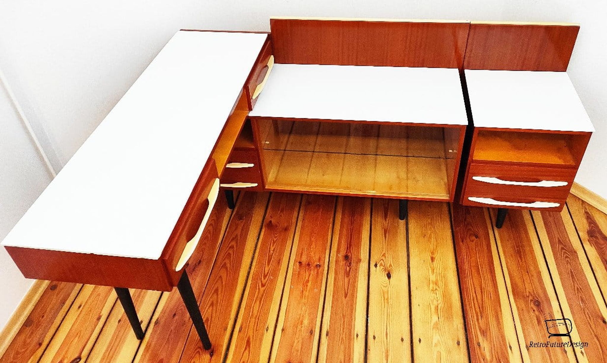 Bureau avec buffet, UP Závody, Tchécoslovaquie, années 1960