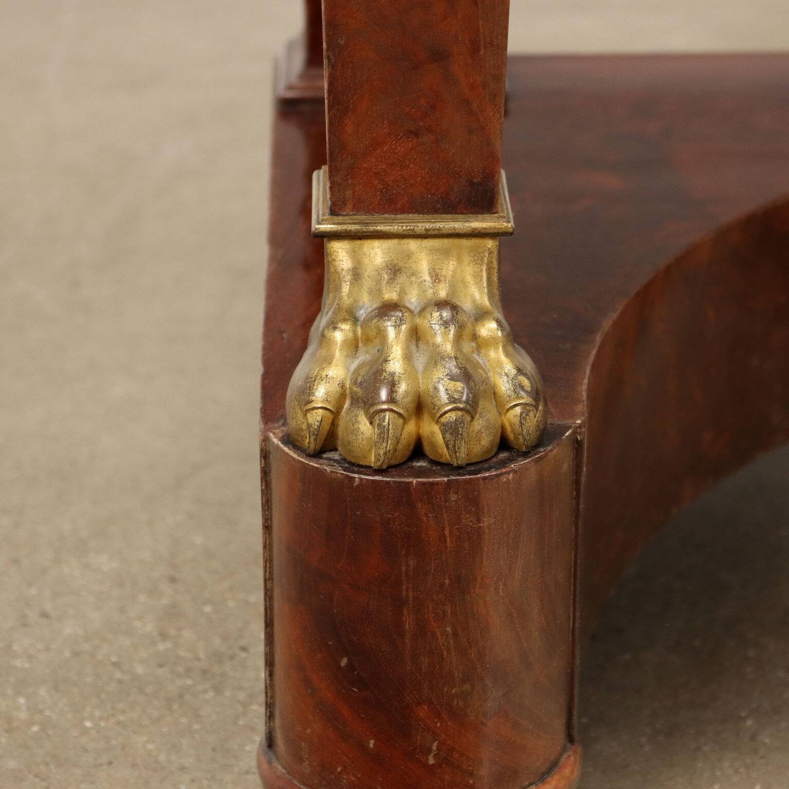 Commode en acajou restaurée, France, 19e siècle.