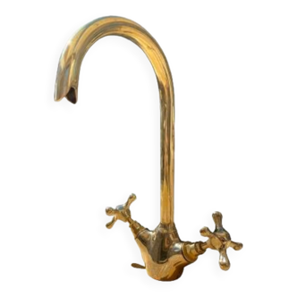 Solid brass faucet