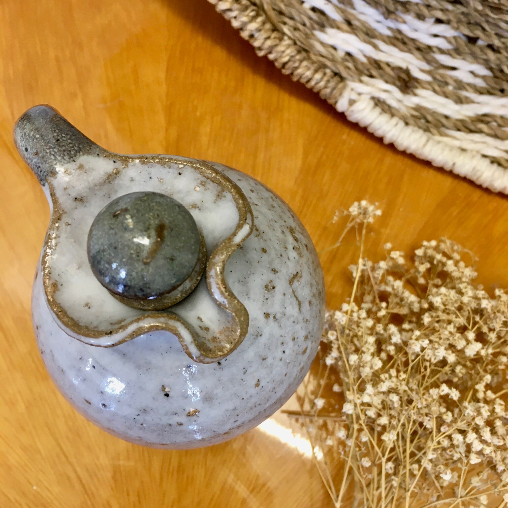 Sandstone jug of the Terminal 1970