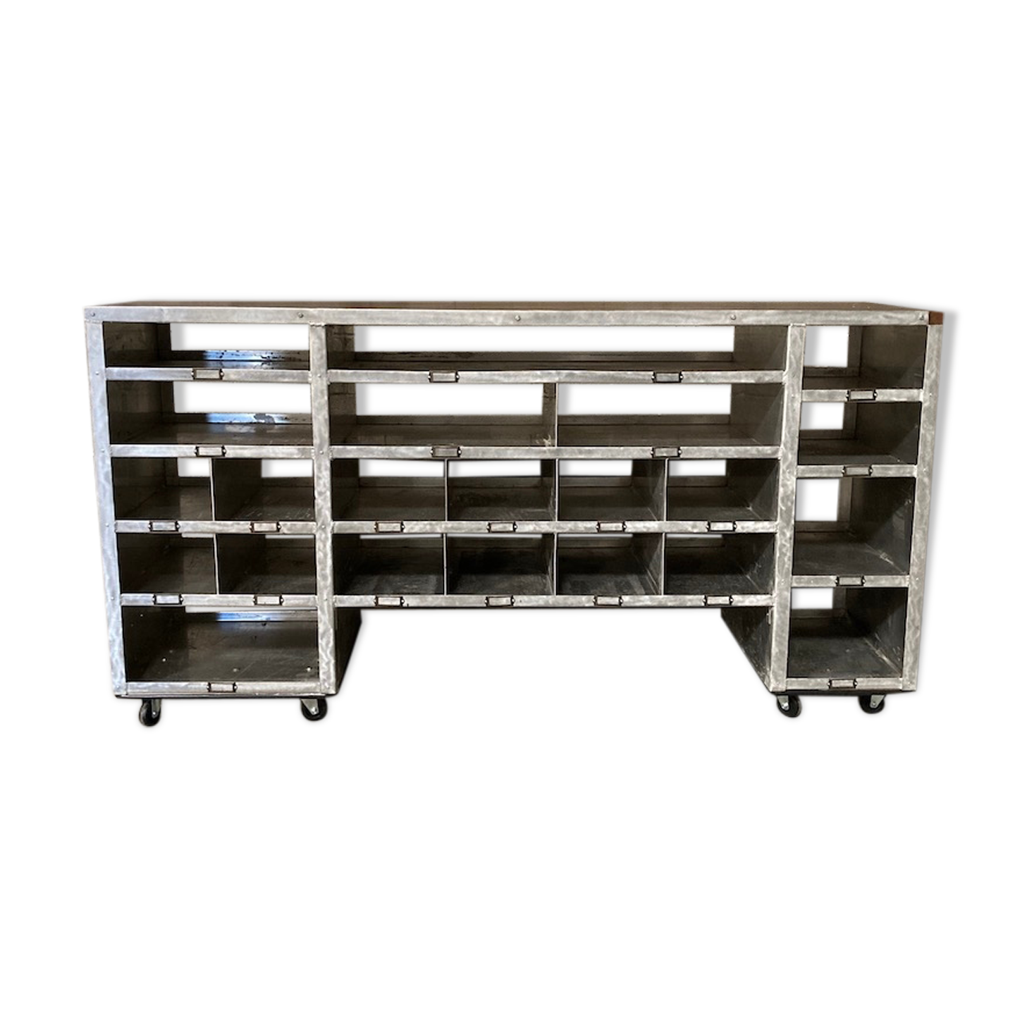 Aluminium furniture and wood on custom wheels