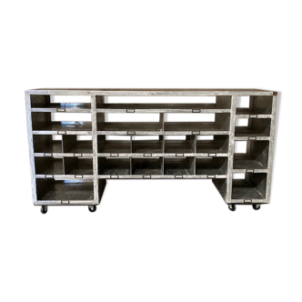 Aluminium furniture and wood on custom wheels