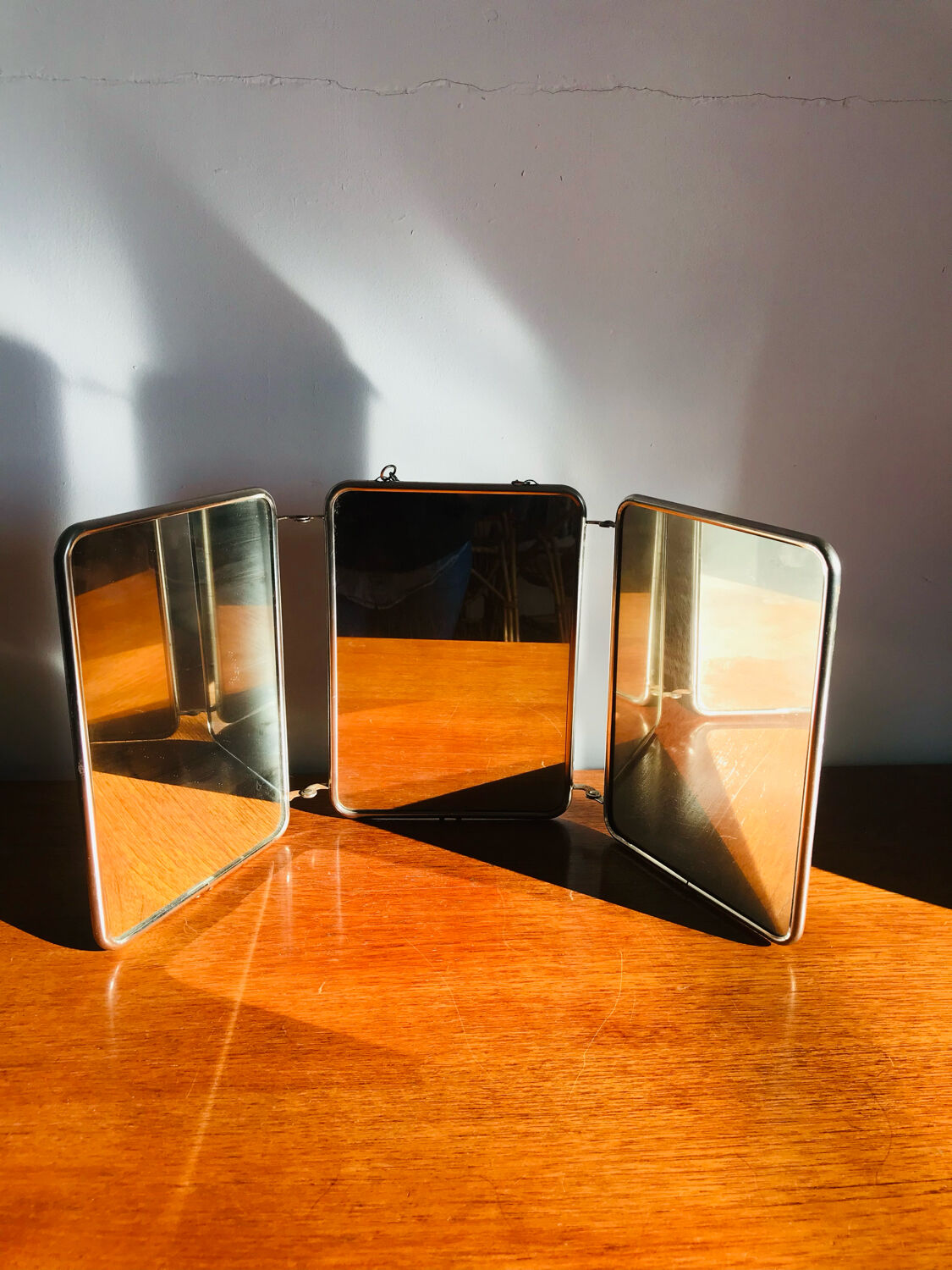Triptych barber mirror