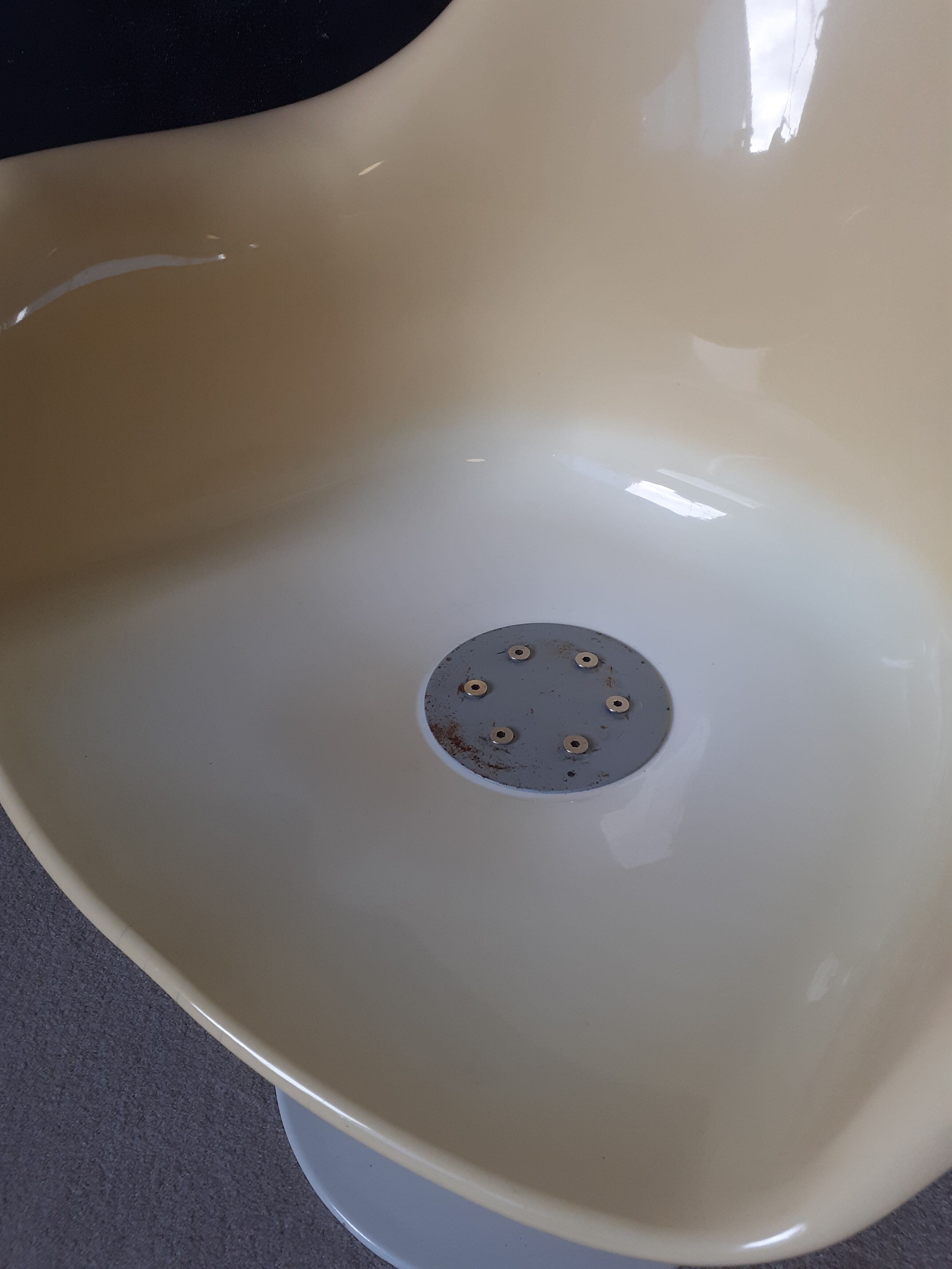 Italian swivel chair "tulip", design Rudi Bonzanini circa 1970