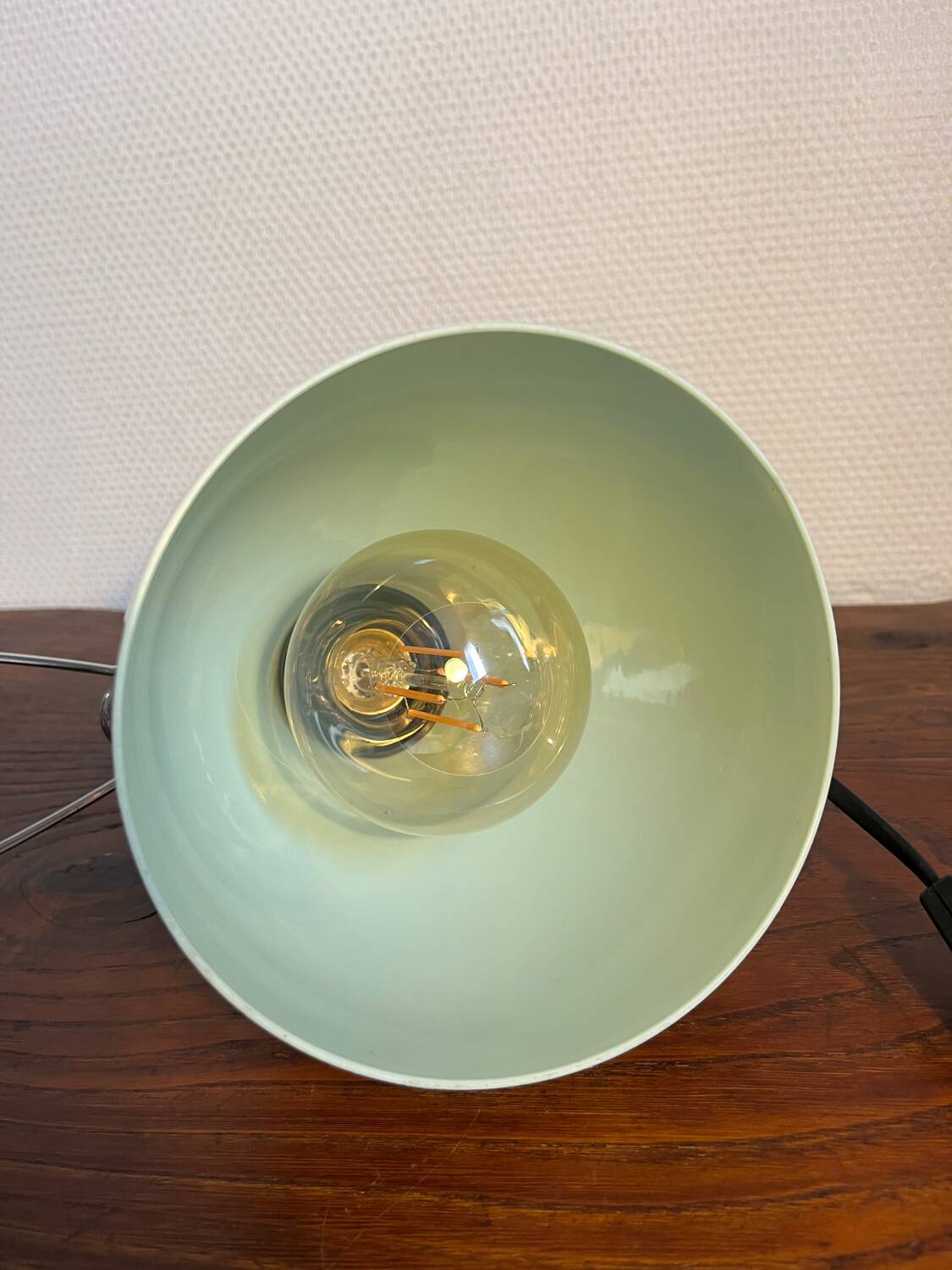 Lampe d’atelier orientable à pince