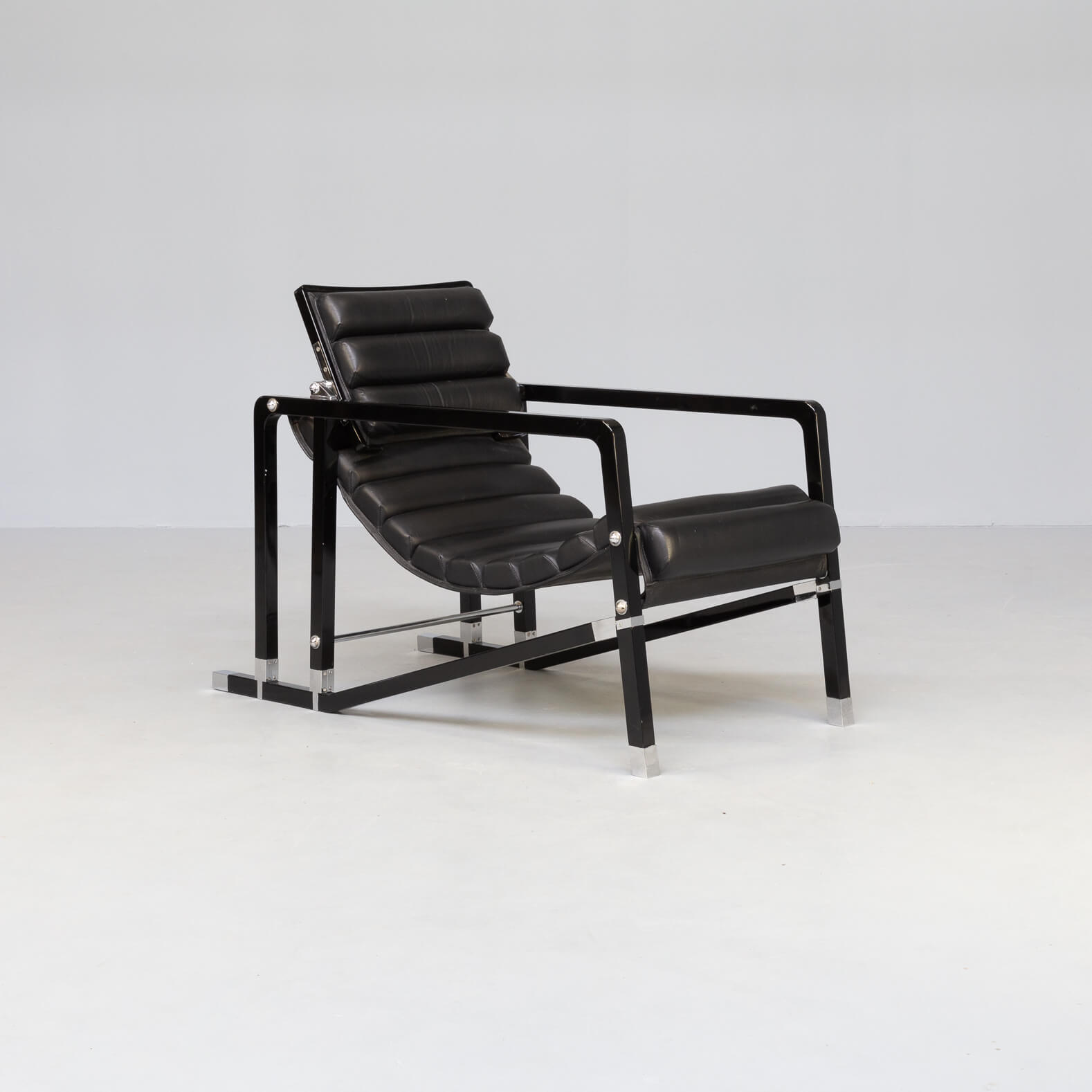 Eileen Gray re-edition lounge fauteuil ‘1927 Transat’ by Ecart International