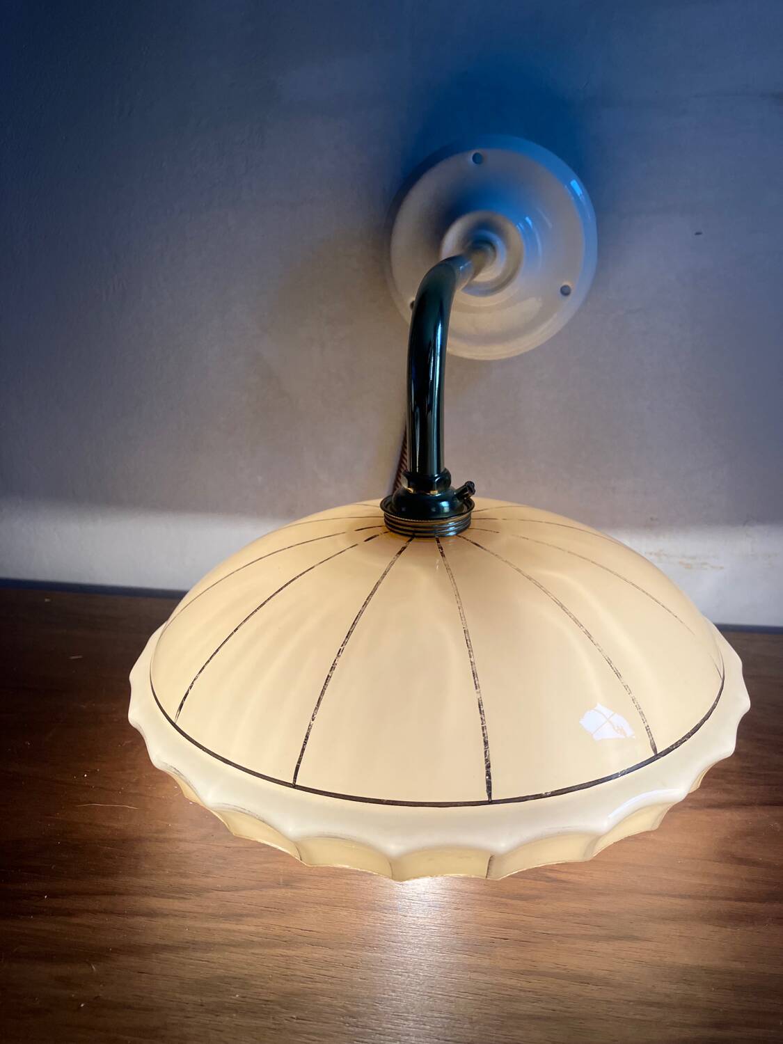 Art deco wall light