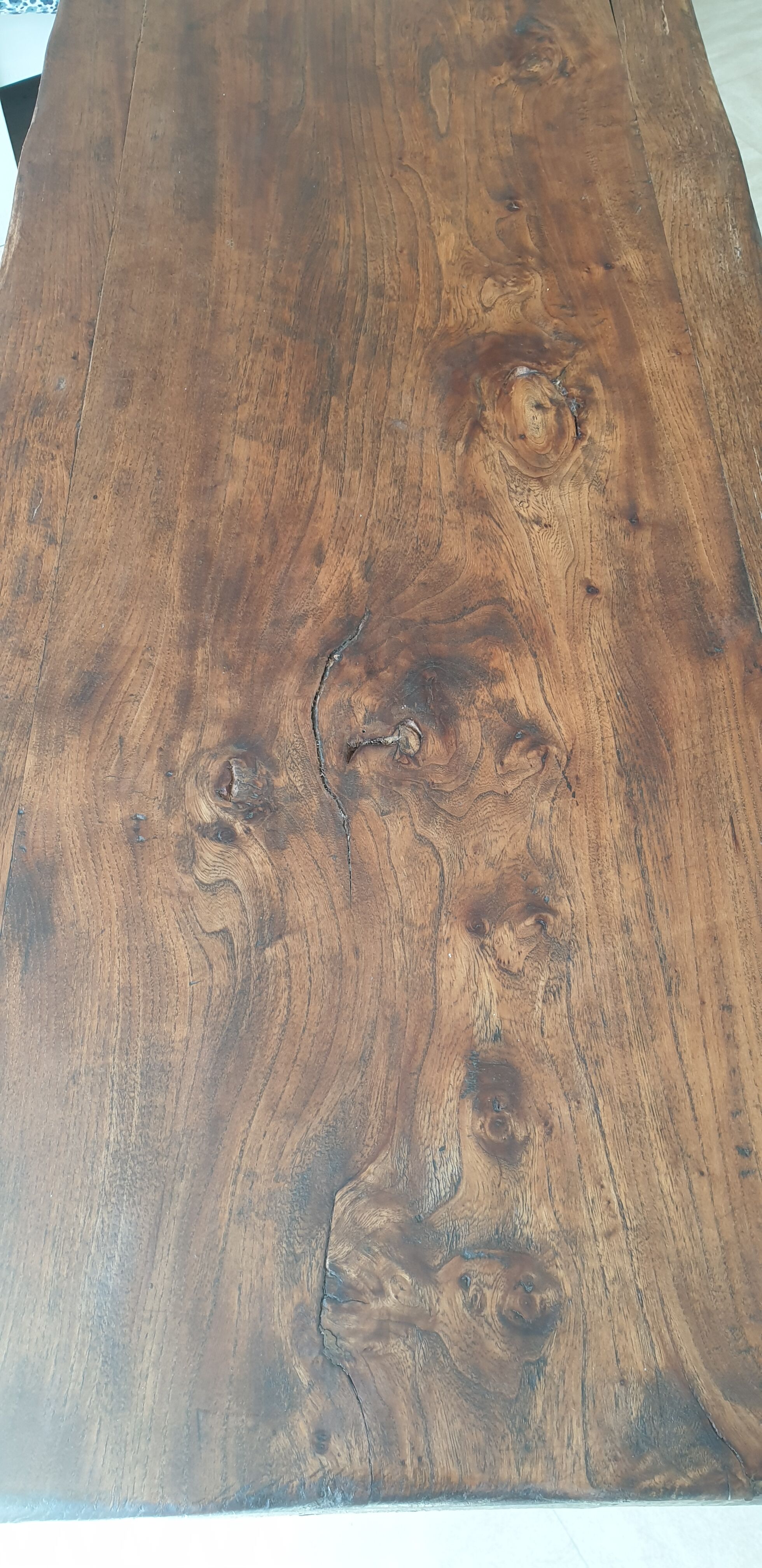 Table basse de monastère