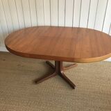 Baumann dining table in teak.