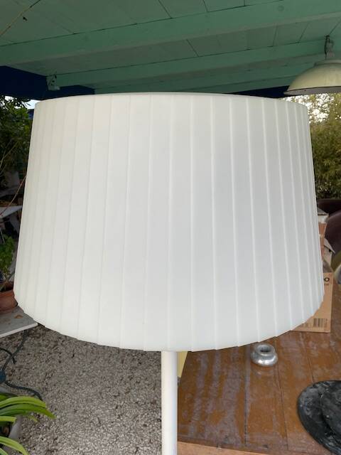 Large modernist designer floor lamp, Vibia pleats