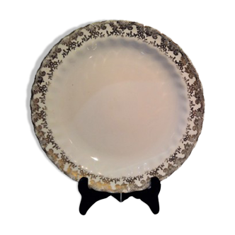 1 hollow plate ''porcelaine de saint amand'' gilded and fine decoration