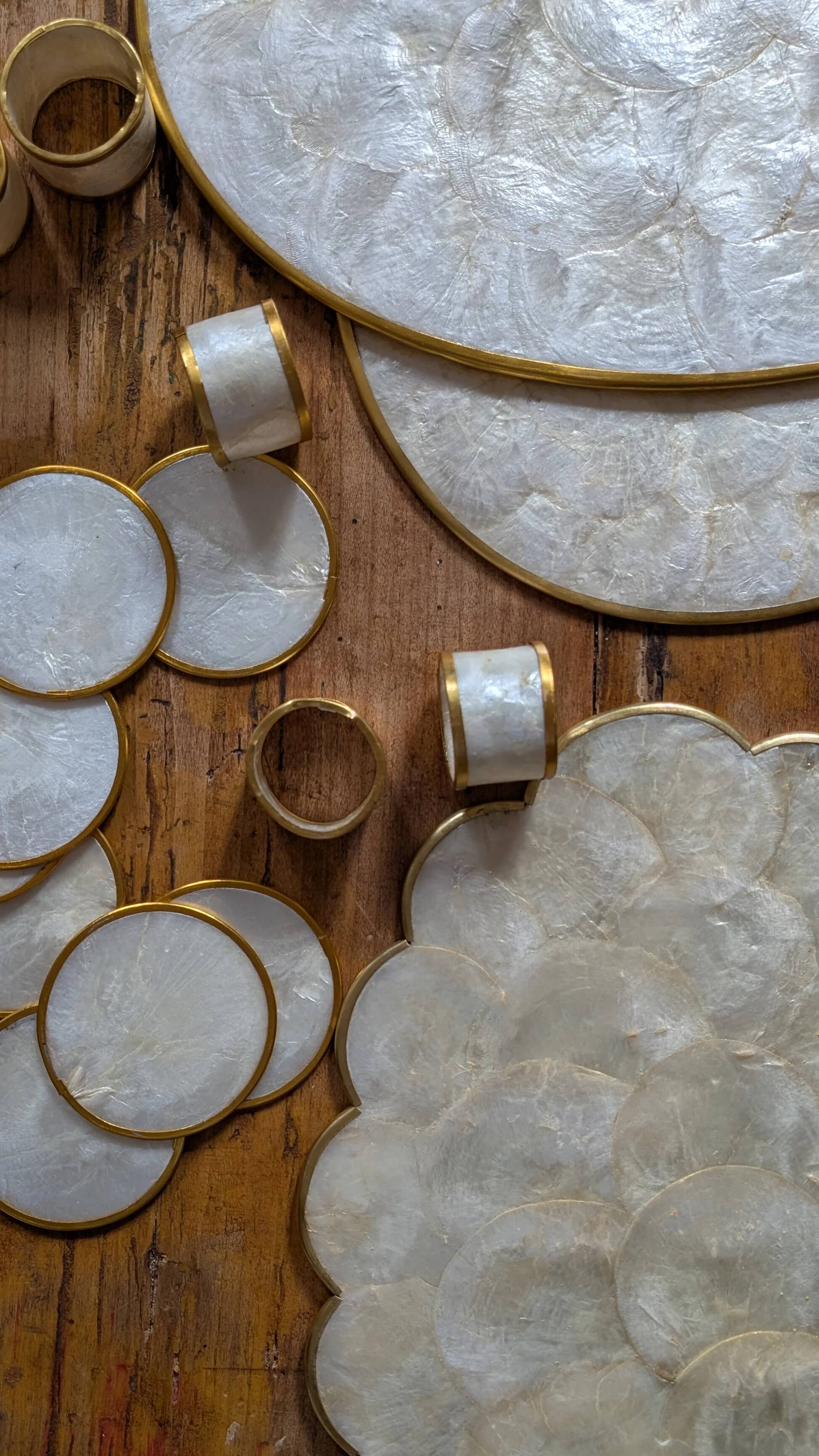Lot de 12 sous-verres en nacre