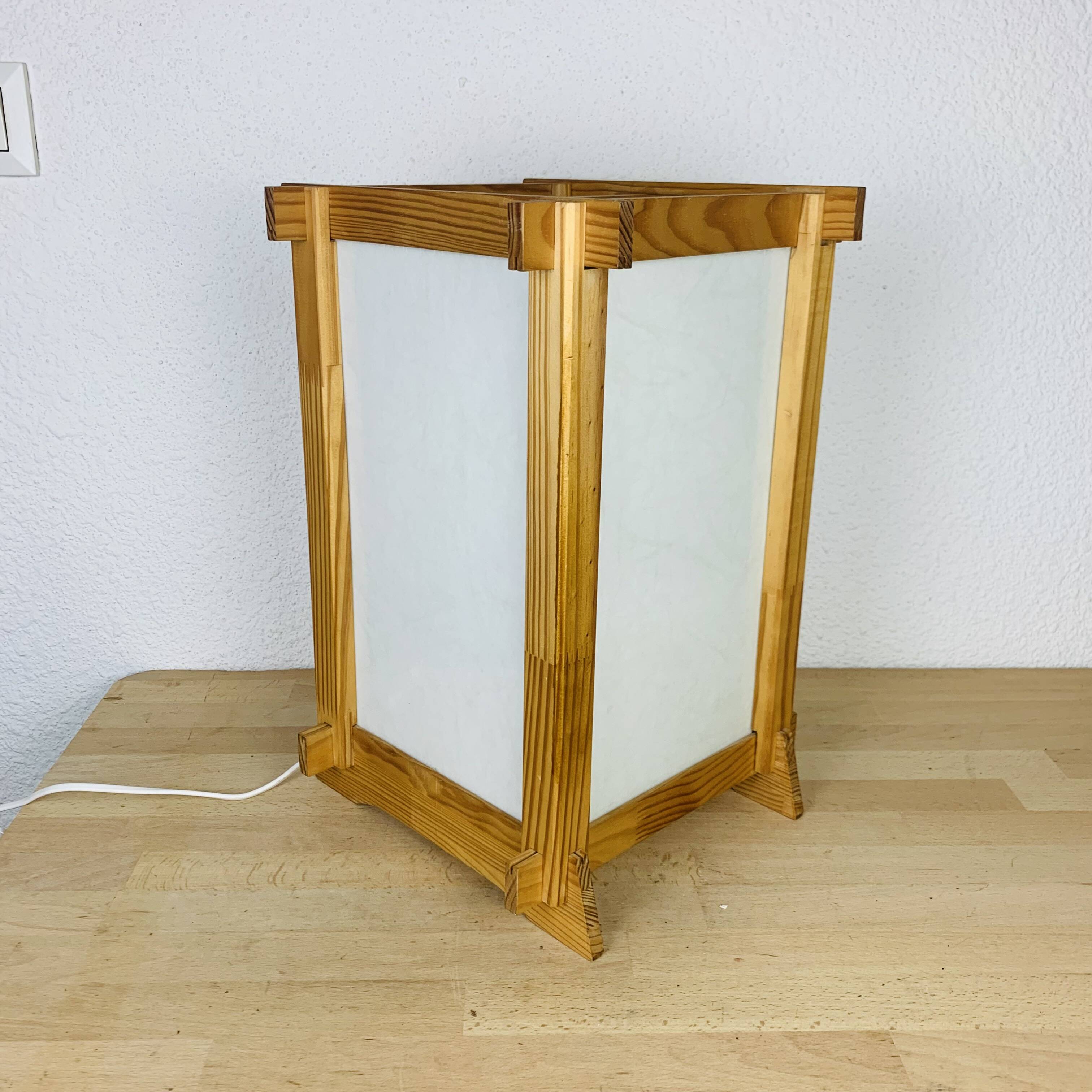 Vintage Japanese-style lantern table lamp