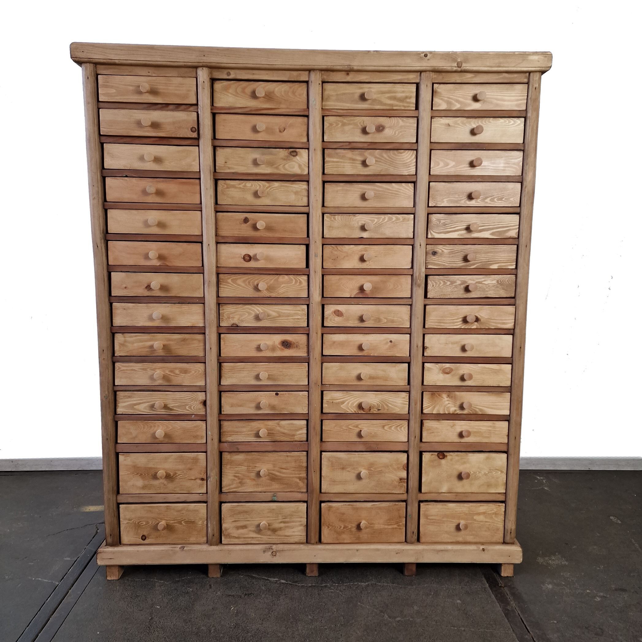 Vintage chest of drawers