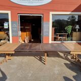 Extendable oak table