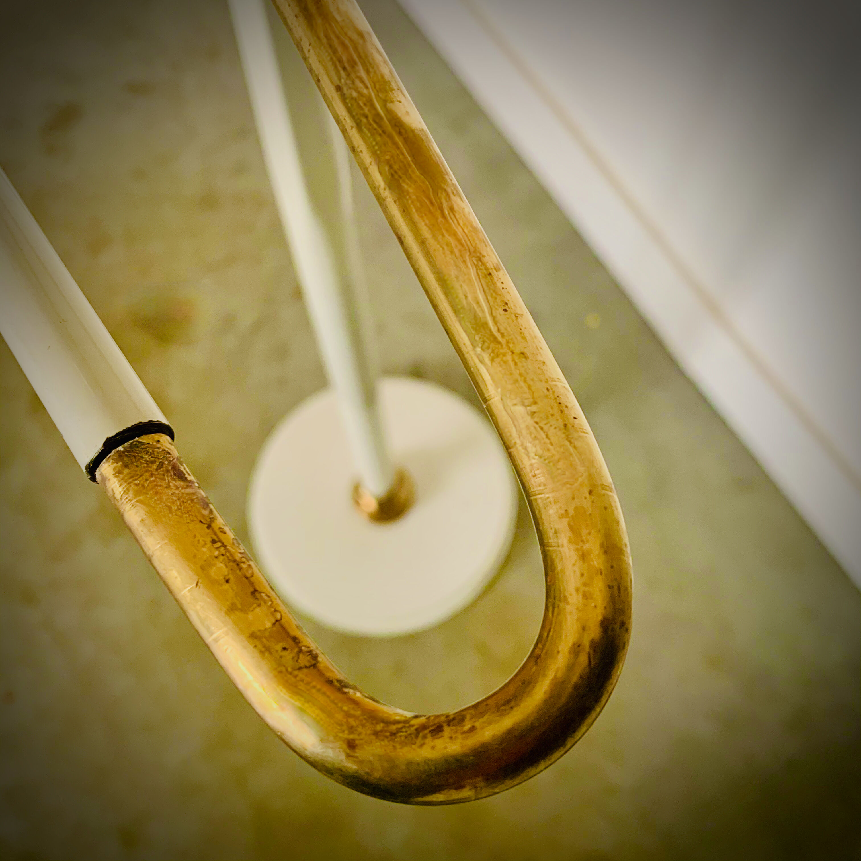 Art Deco chamber valet in brass and white laquered steel 40/50'