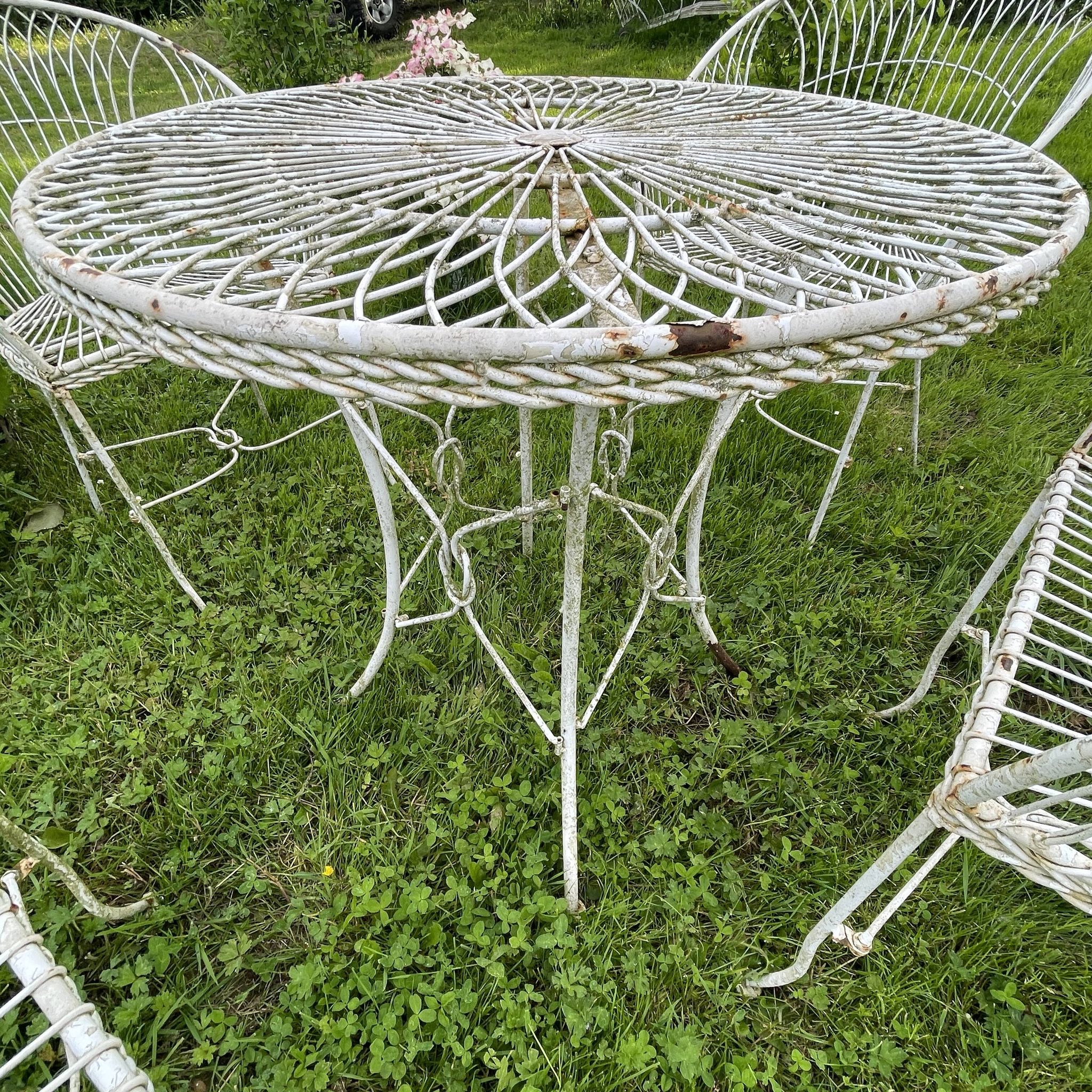 Italian garden furniture, vintage furniture, table and 4 wrought iron chairs
