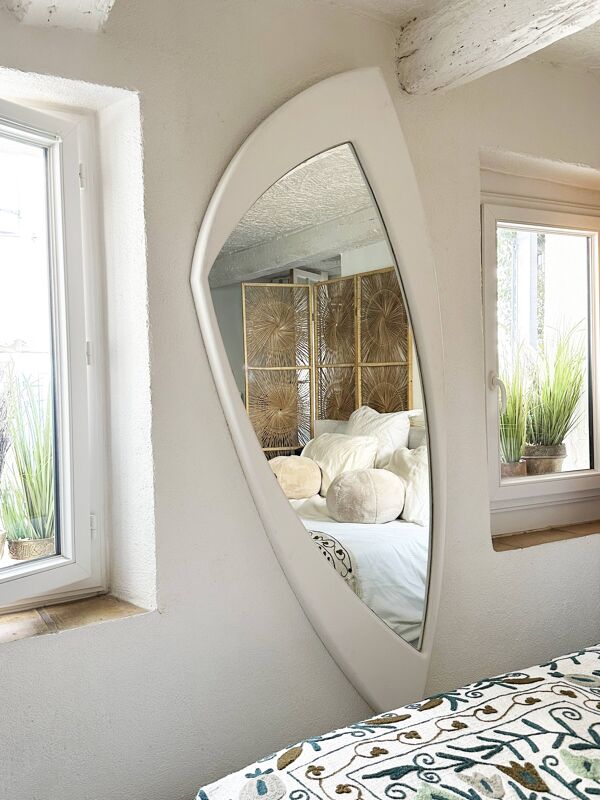 Miroir Space Age XXL en bois laqué, France années 1970