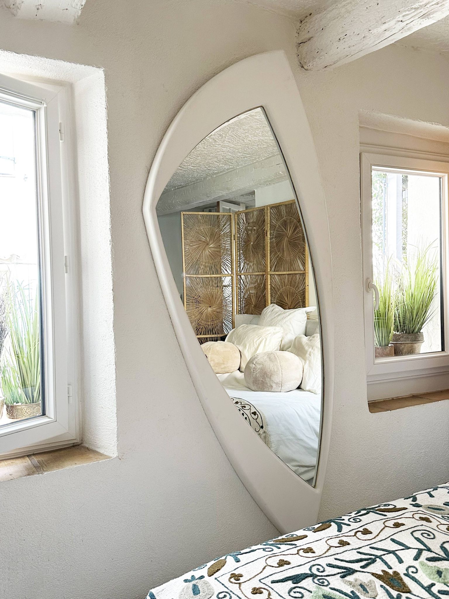 Dismantled Space Age XXL wall mirror in lacquered wood. France, 1970s.