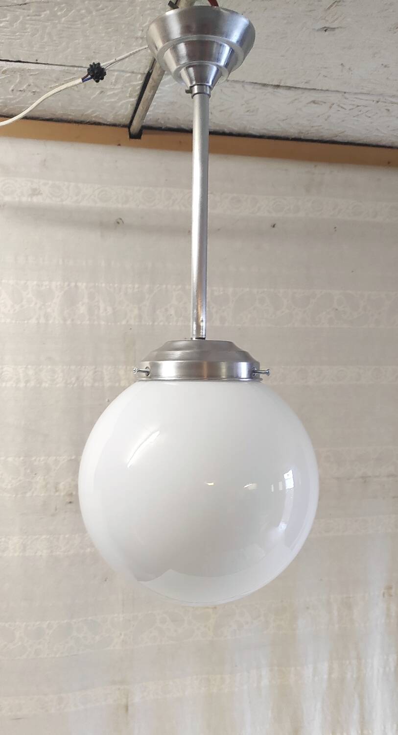 Bauhaus style suspension in aluminium and opaline, diameter 25 cm - mid 20th century.