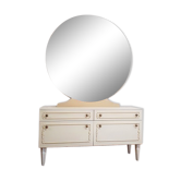 Hairdresser and his triptych mirror