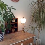 Art deco lamp in brass and opaline