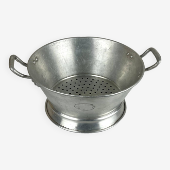 Old aluminum colander - Frimag