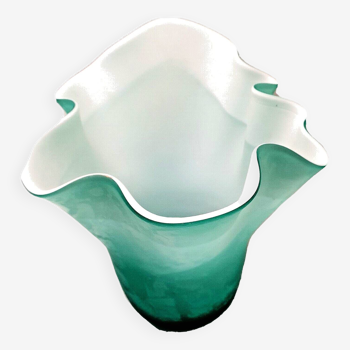Vase mouchoir opaline turquoise interieur blanc travail fait main art déco