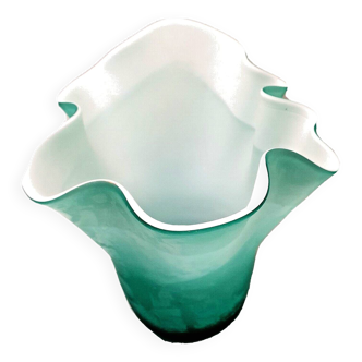 Vase mouchoir opaline turquoise interieur blanc travail fait main art déco