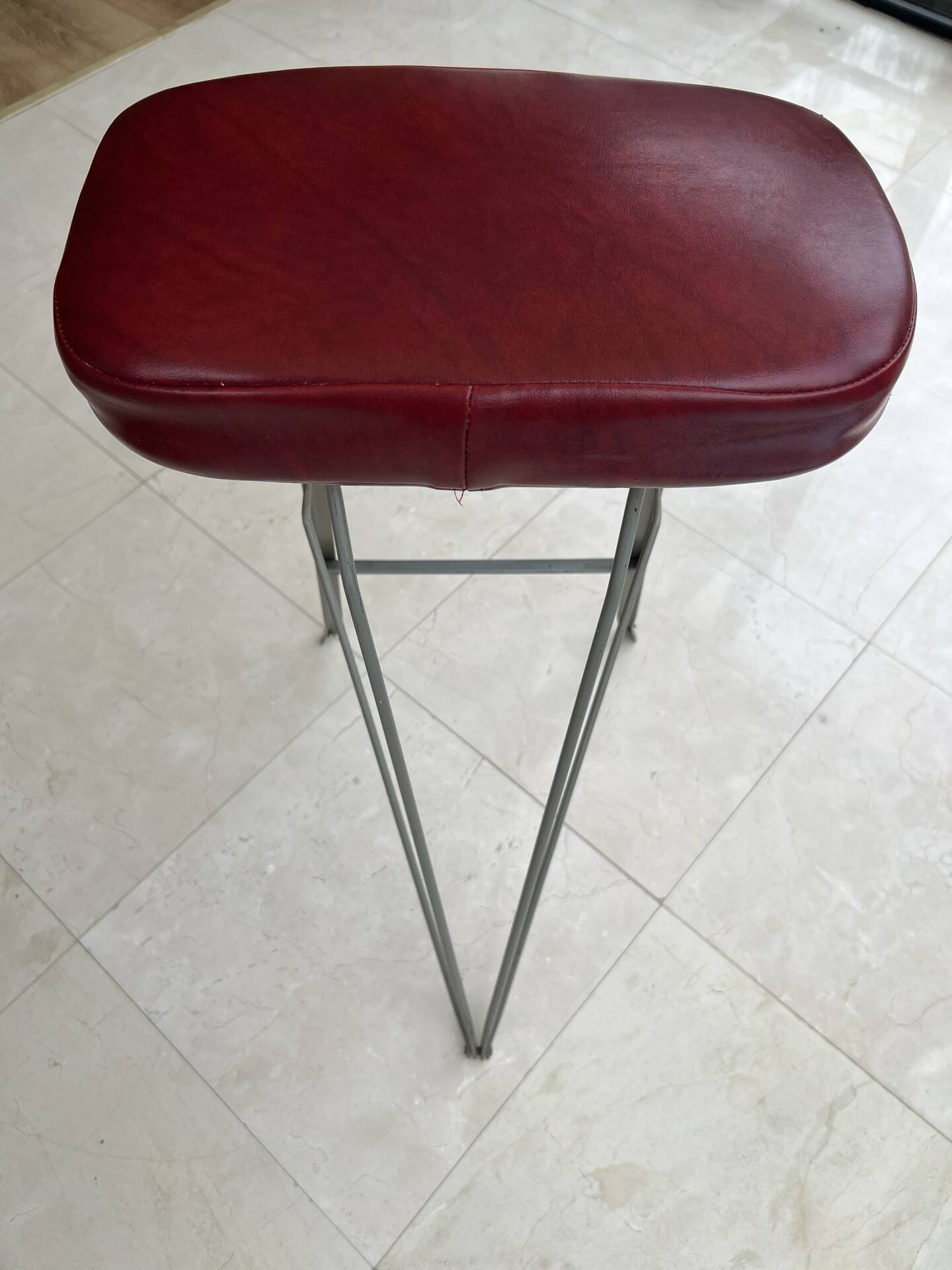 Vintage folding stool Libellule – Normafix – burgundy faux leather – years