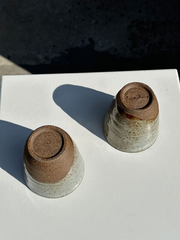 Lot de 2 tasses en céramique indonésienne (mat brun & glacé moucheté)