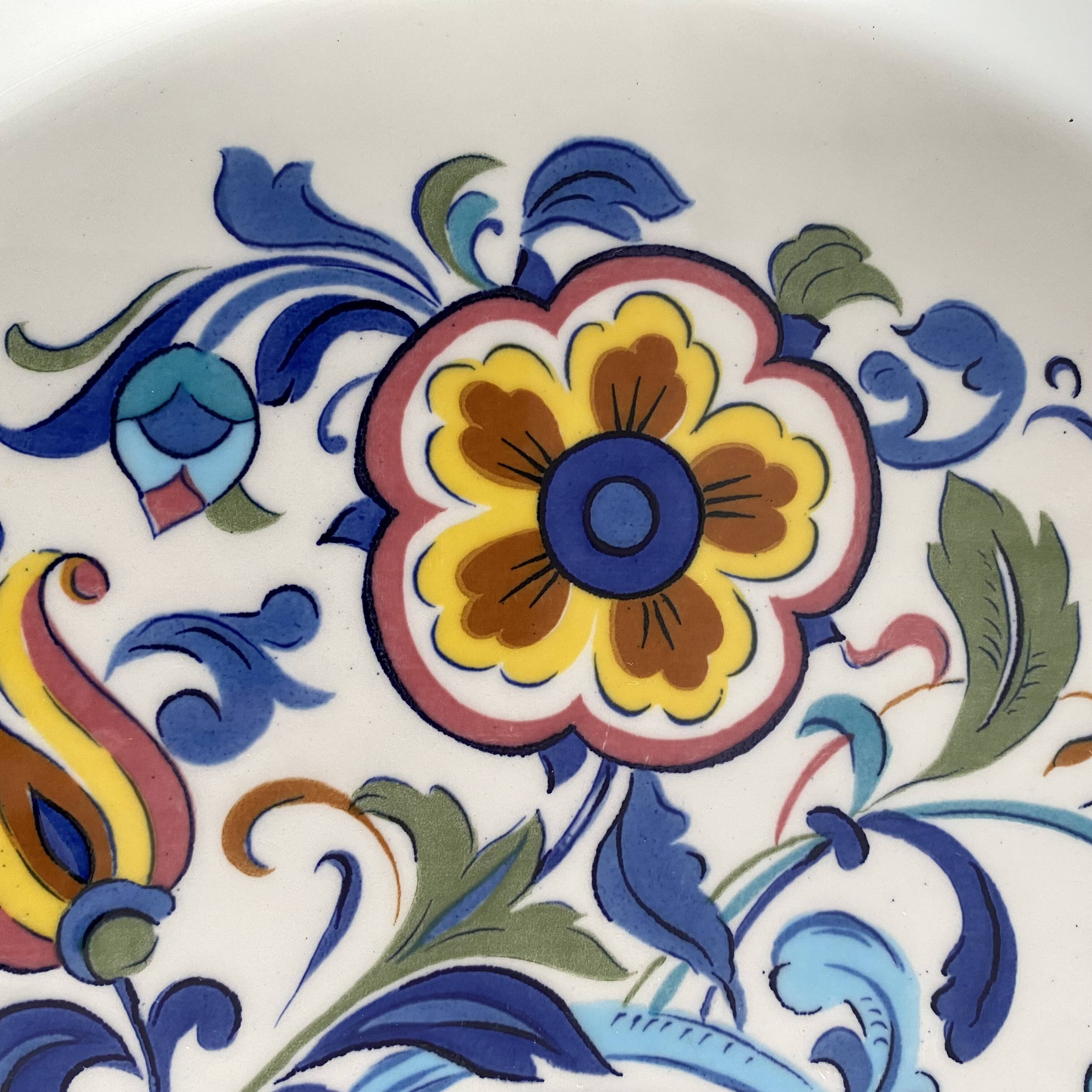 Villeroy and Boch Izmir model large cup breakfast set