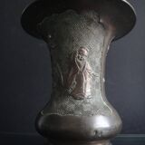 Ancien vase balustre chinois bronze cornet immortels Chine XIX