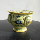 Old tiled bouquet maker from Martres-Tolosane