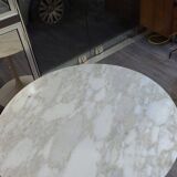 Table Saarinen en marbre Calacatta  ronde 91 cm