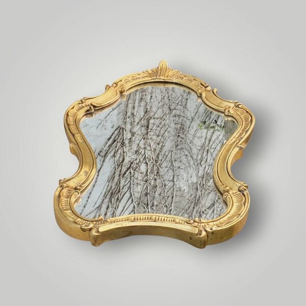 Miroir mural ancien en résine dorée de style Rococo