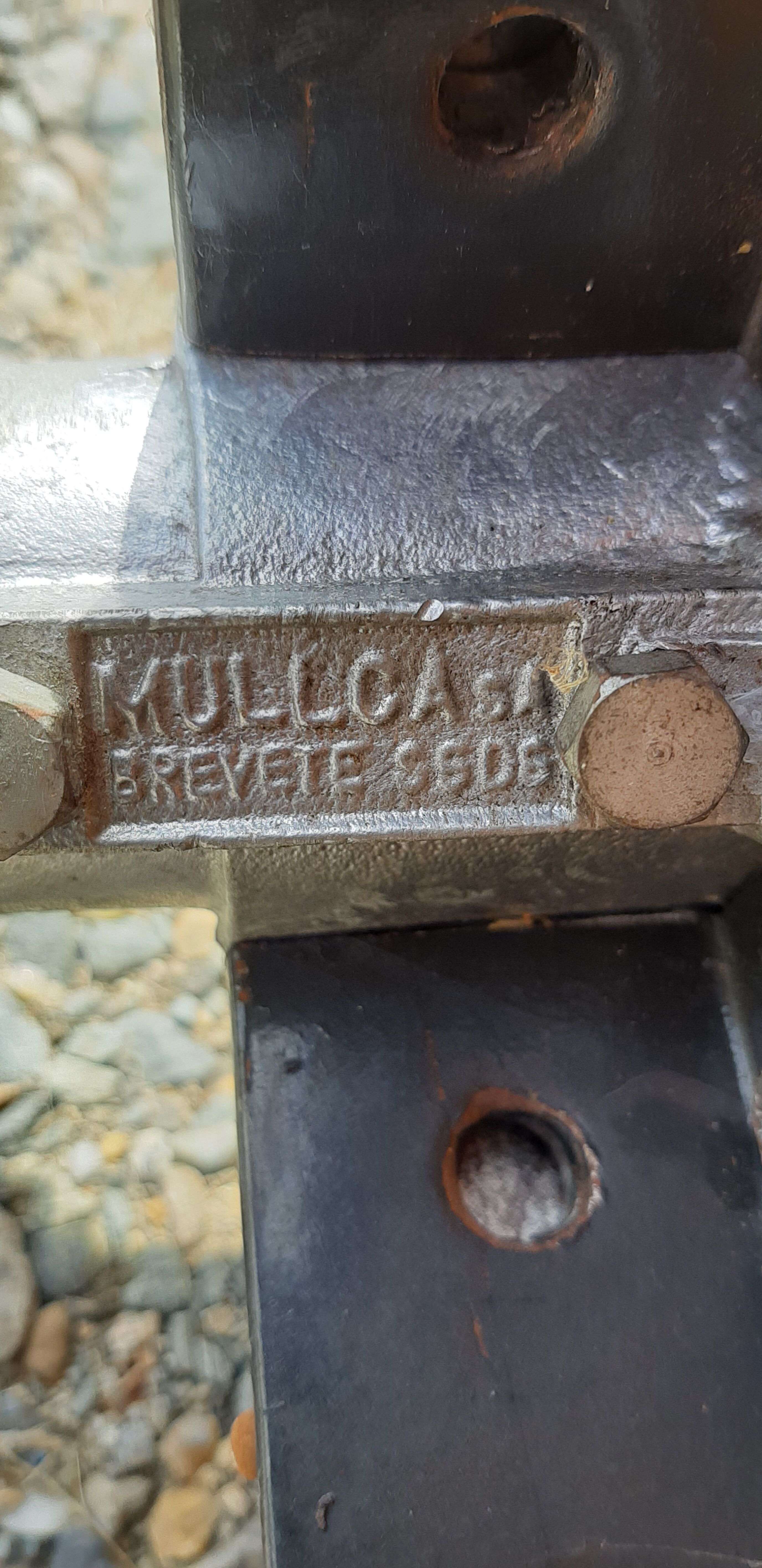 Vintage table mullca iron formica