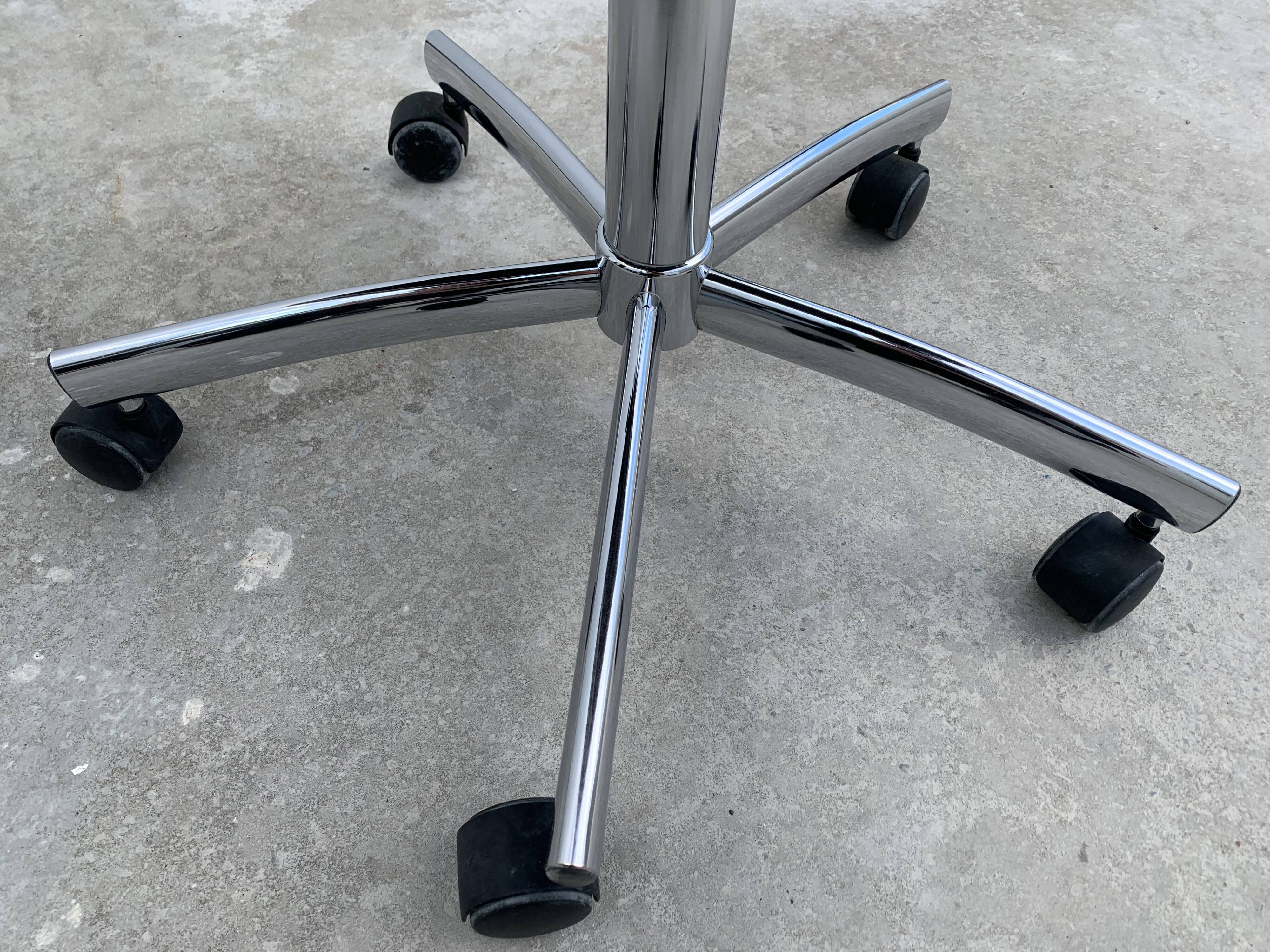 1980 Strafor desk chair adjustable, swivel and on wheels