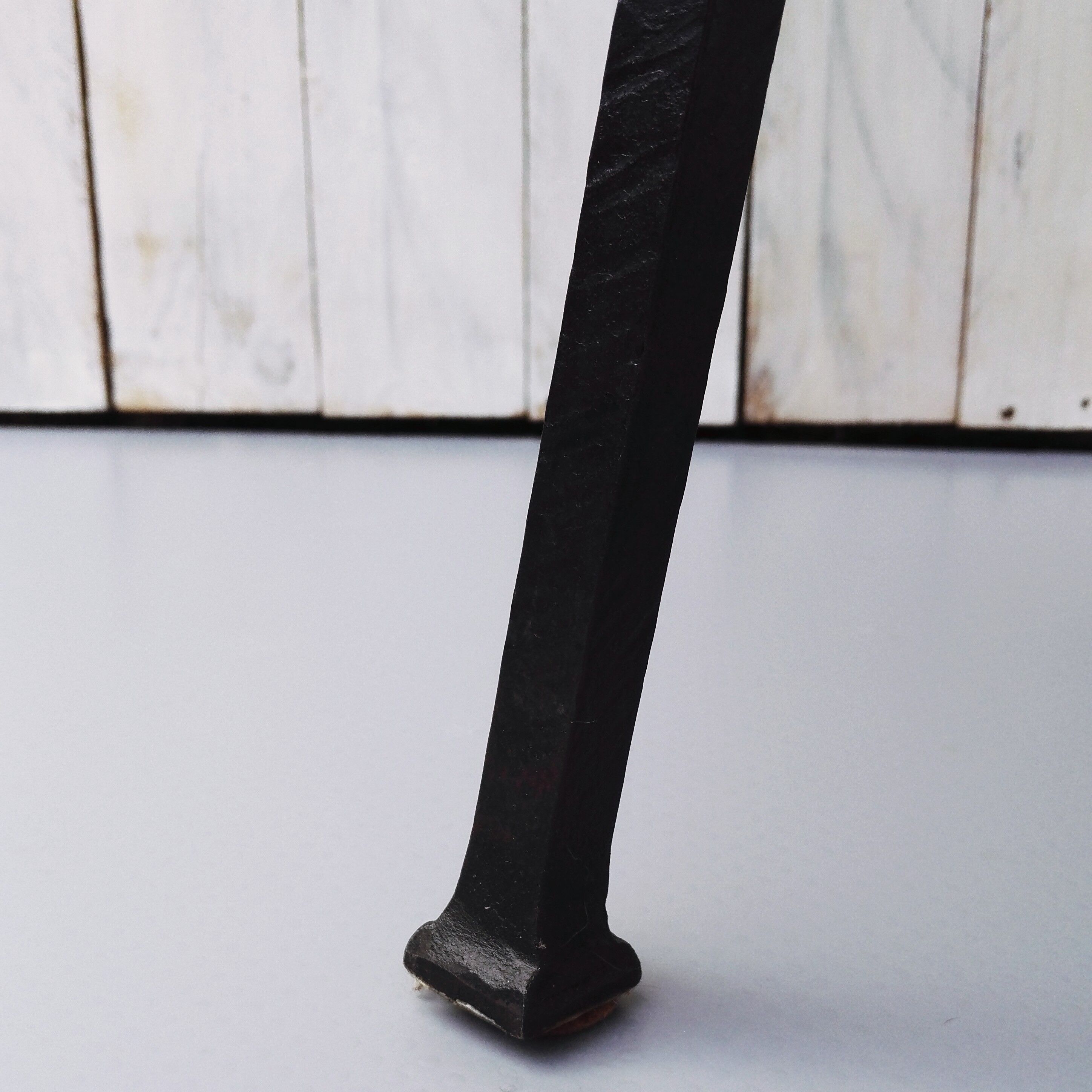 Coffee table brutaliste magnifier elm and hammered iron