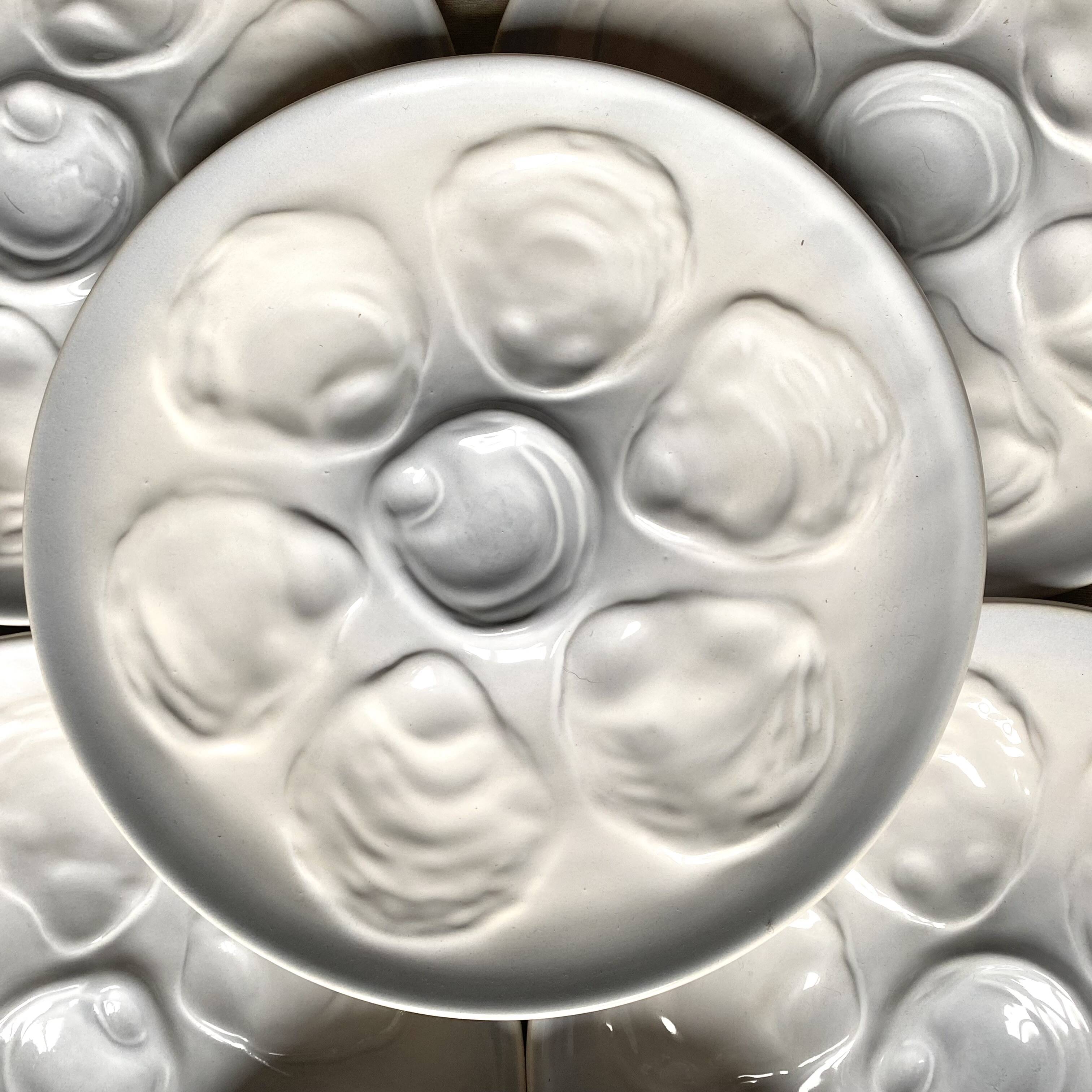 12 Saint Amand oyster plates, sky blue and white