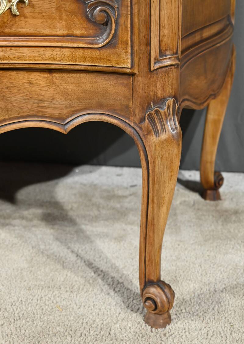 Walnut Sauté Crossbow Commode, Louis XV style – Early 20th century