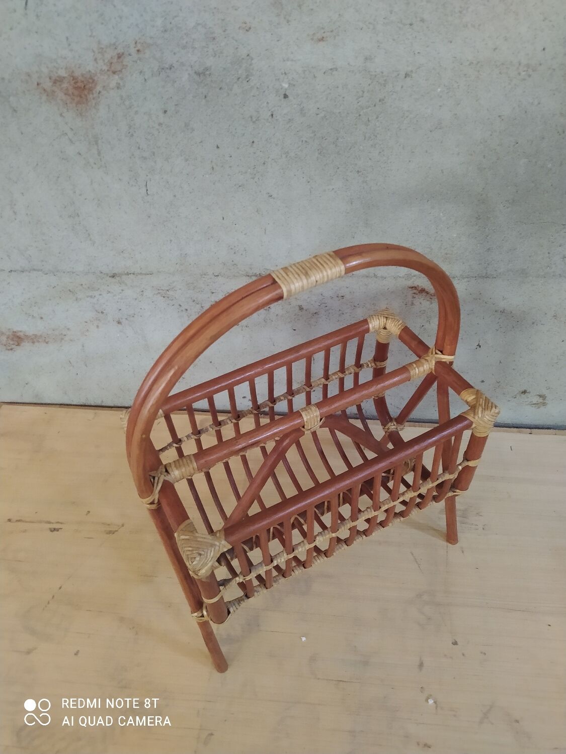 Magazine holder - vintage rattan magazines