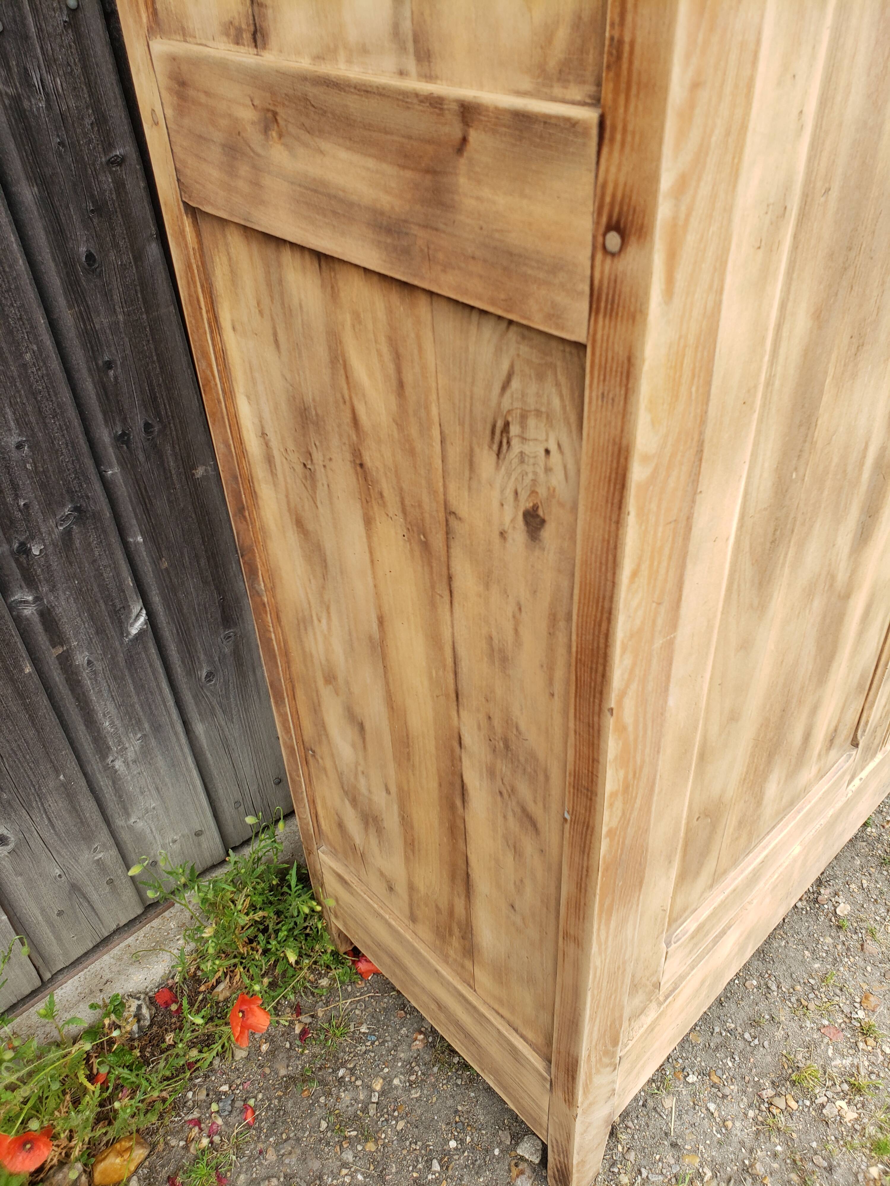 Parisian wardrobe wood in the rough "skirts"