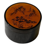 Boîte asiatique vintage