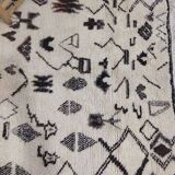 Vintage Berber rug 306 X 135 CM