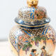 Vase en céramique chinoise peint à la main des années 1960