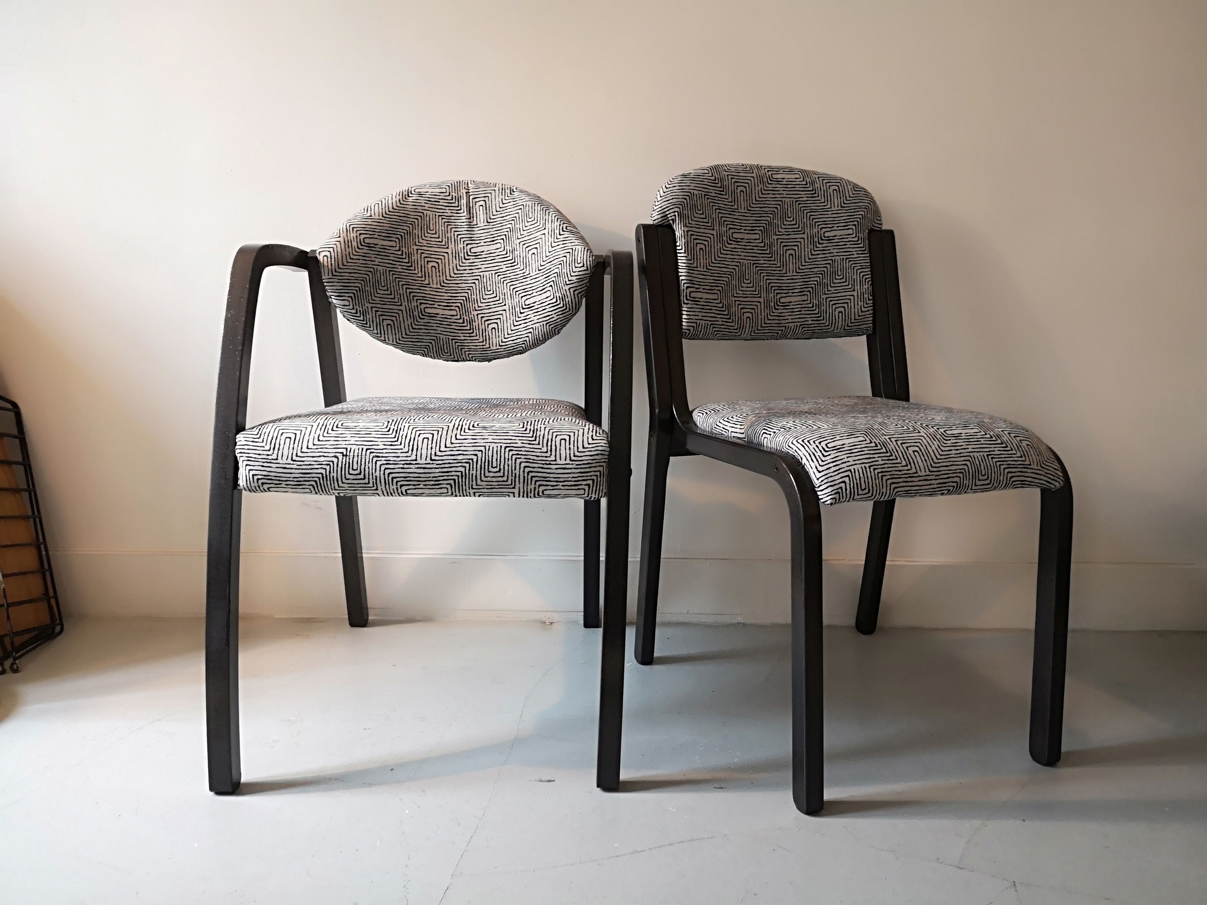 Set of 2 chairs graphic fabric 1970