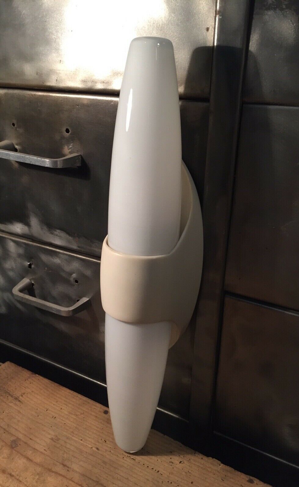 Shell wall lamp in white opaline BO Niko Belgium 1960s