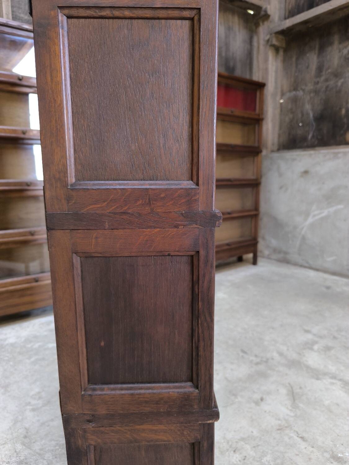 Oak display cabinet MD 1900