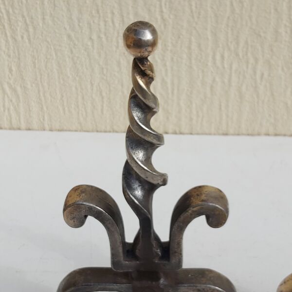 Paire de chenêts bronze anciens